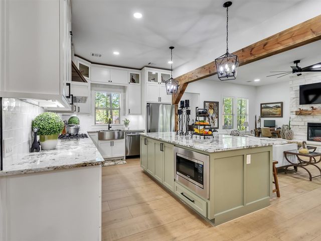 9 Prescott Drive, New Waverly, TX 77358