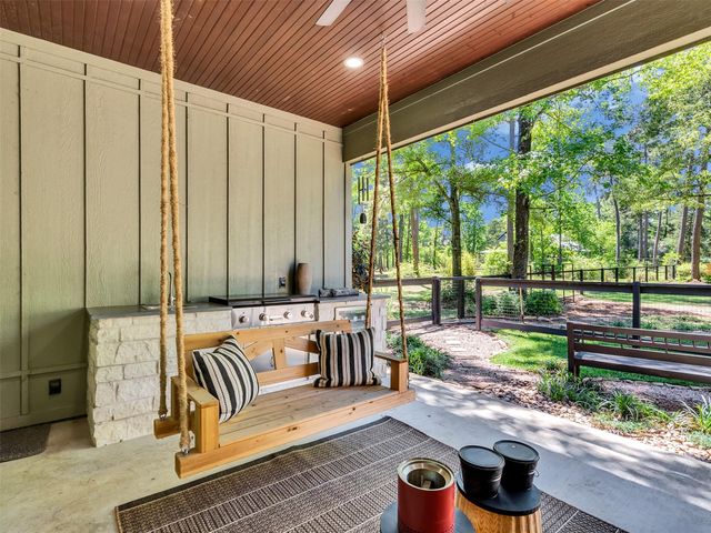9 Prescott Drive, New Waverly, TX 77358