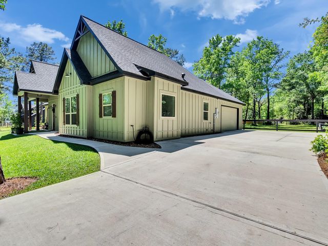 9 Prescott Drive, New Waverly, TX 77358