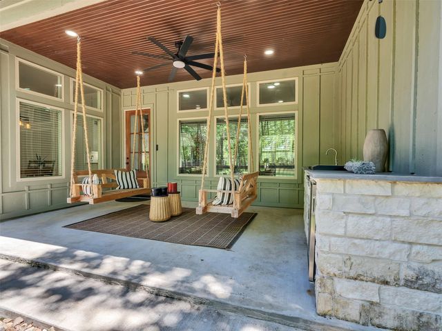 9 Prescott Drive, New Waverly, TX 77358
