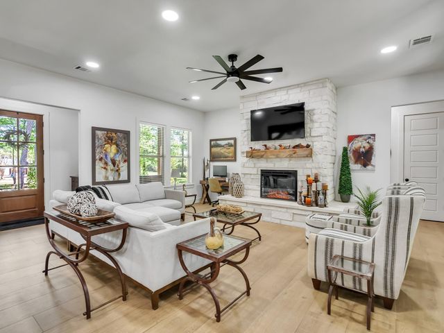 9 Prescott Drive, New Waverly, TX 77358