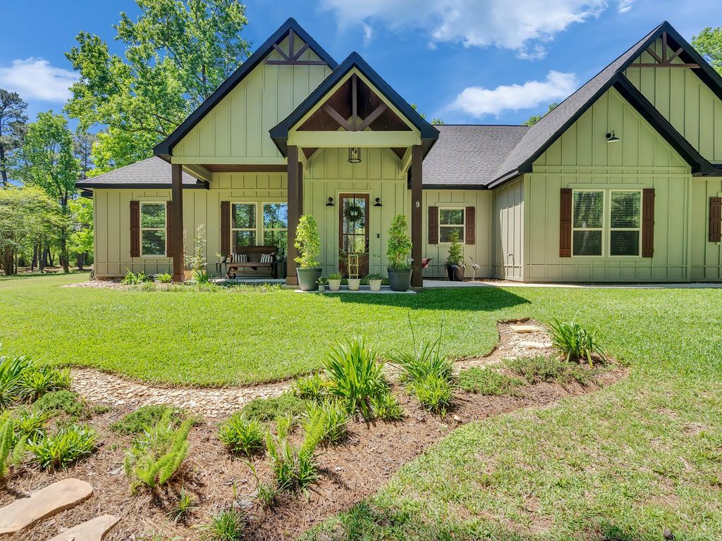 9 Prescott Drive, New Waverly, TX 77358