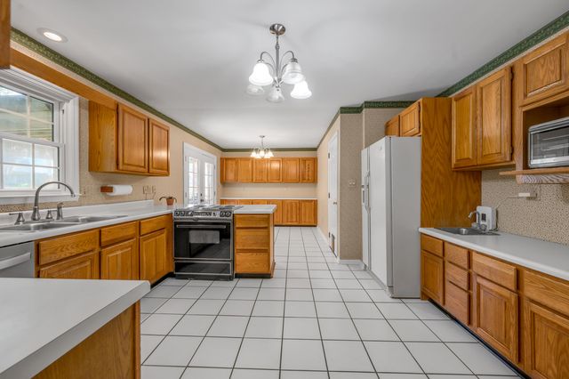 1748 Brook Park Drive, Lexington, KY 40515