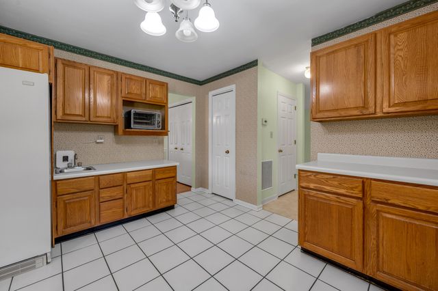 1748 Brook Park Drive, Lexington, KY 40515