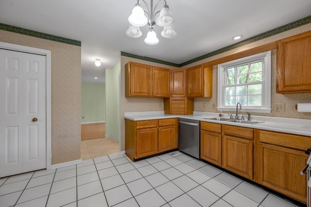 1748 Brook Park Drive, Lexington, KY 40515