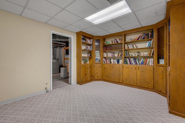 1748 Brook Park Drive, Lexington, KY 40515