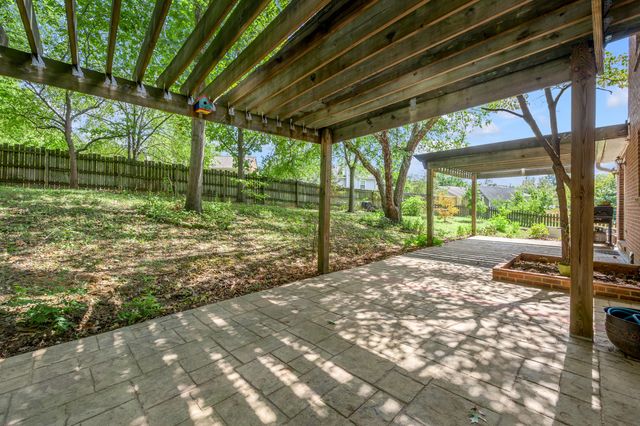 1748 Brook Park Drive, Lexington, KY 40515