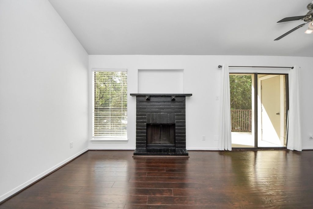 3500 Tangle Brush Drive 8, Spring, TX 77381