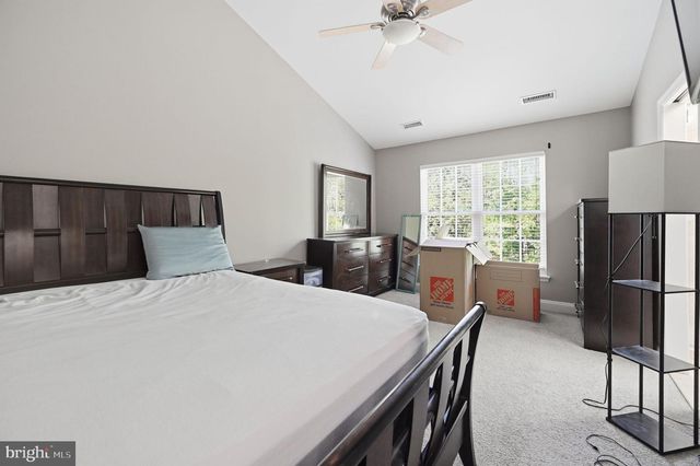 25203 DUNVEGAN SQ, Chantilly, VA 20152