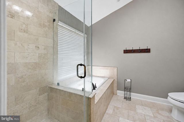 25203 DUNVEGAN SQ, Chantilly, VA 20152