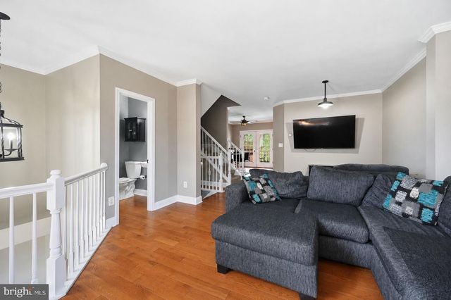 25203 DUNVEGAN SQ, Chantilly, VA 20152