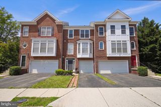 25203 DUNVEGAN SQ, Chantilly, VA 20152
