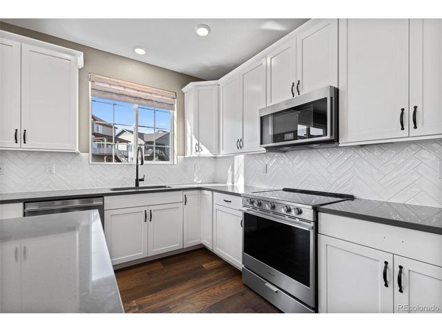 1694 Stable View Dr, Castle Pines, CO 80108