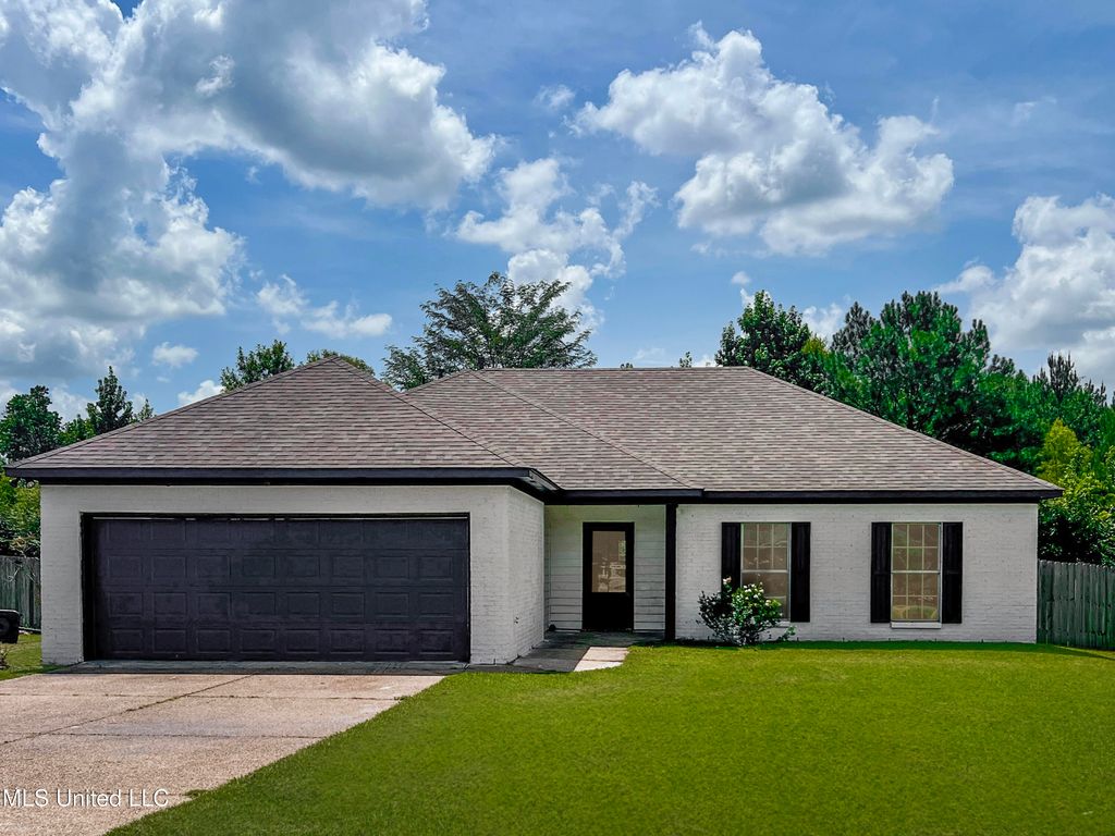 111 Carriage Lane, Florence, MS 39073