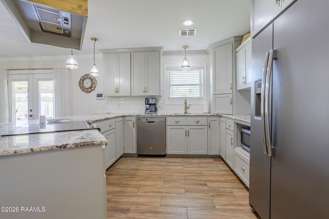 917 E Butler Street, Rayne, LA 70578