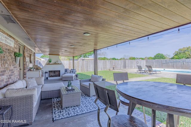 917 E Butler Street, Rayne, LA 70578