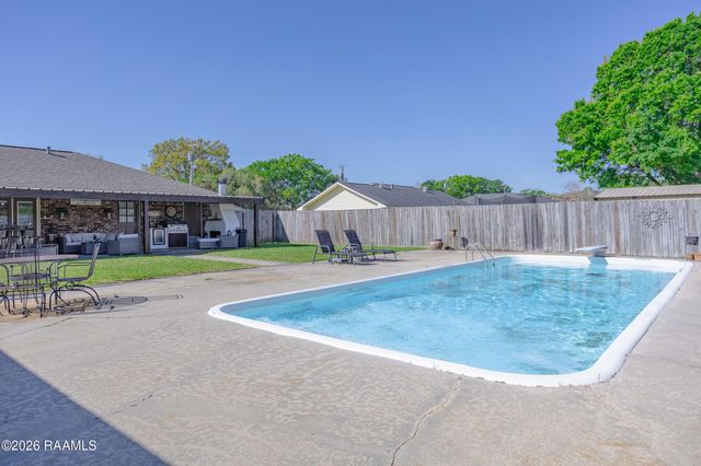 917 E Butler Street, Rayne, LA 70578