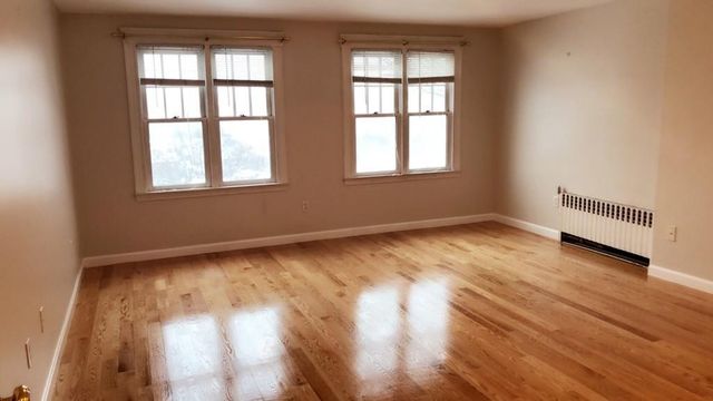 38 Hood St 38, Newton, MA 02458