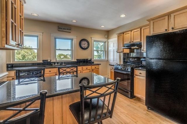 38 Hood St 38, Newton, MA 02458