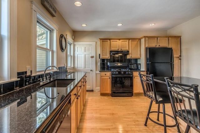 38 Hood St 38, Newton, MA 02458