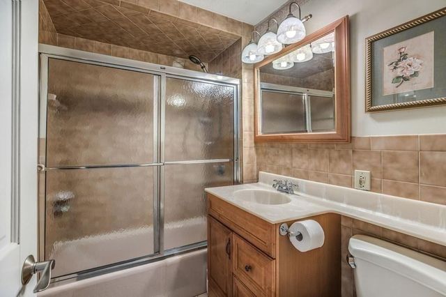 38 Hood St 38, Newton, MA 02458