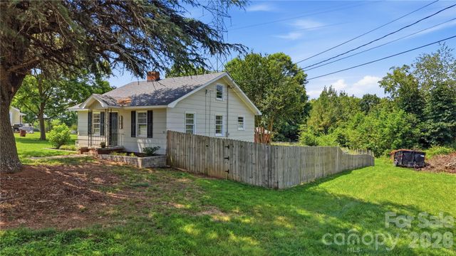 1501 Highland Avenue, Albemarle, NC 28001