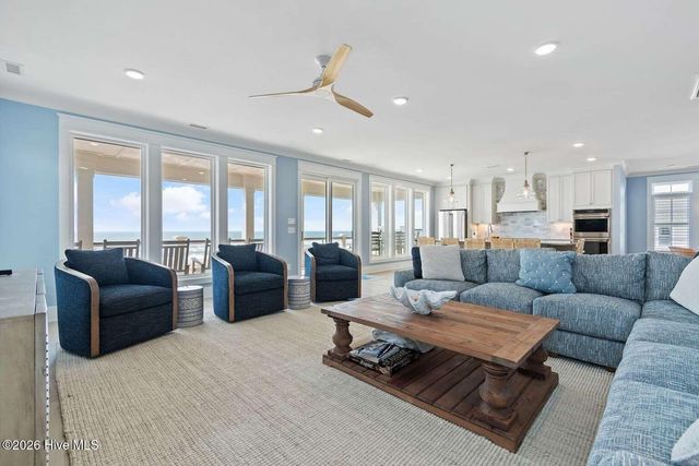 463 Ocean Boulevard W, Supply, NC 28462