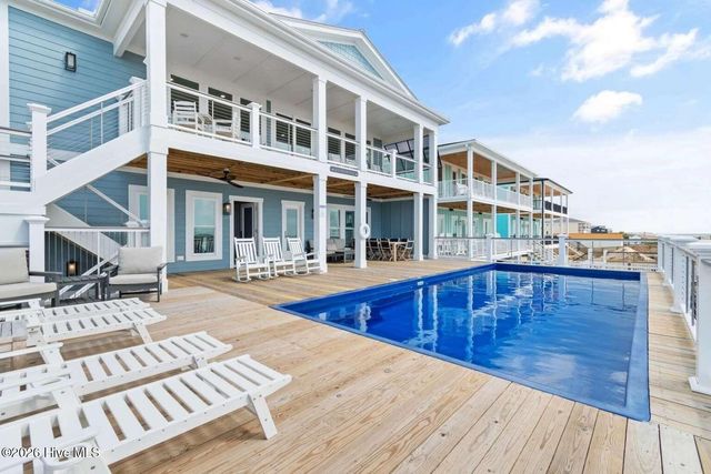 463 Ocean Boulevard W, Supply, NC 28462