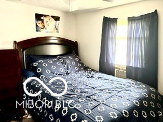 2402 W 30th Street, Anderson, IN 46016