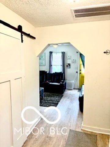 2402 W 30th Street, Anderson, IN 46016