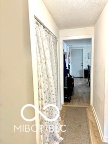 2402 W 30th Street, Anderson, IN 46016