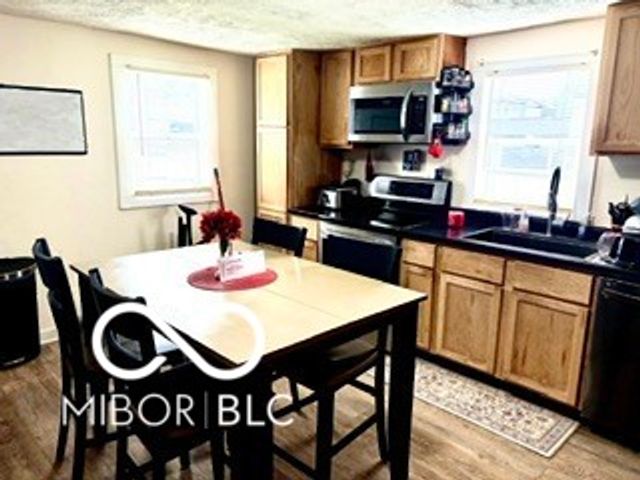 2402 W 30th Street, Anderson, IN 46016