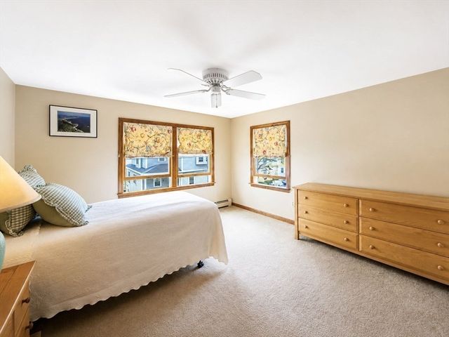 36 Hampton Circle, Hull, MA 02045