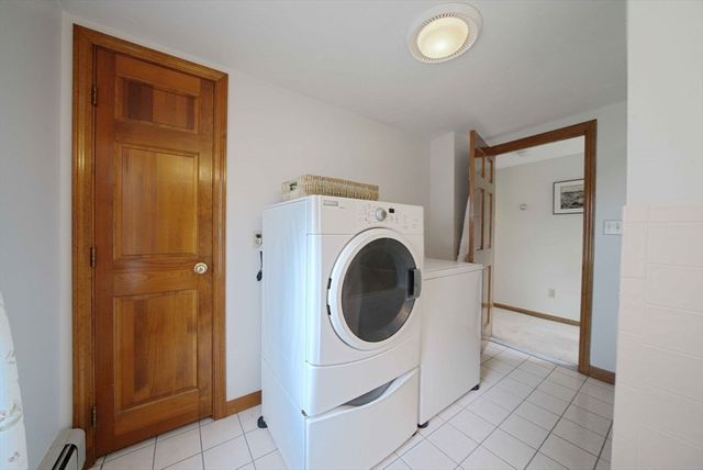 36 Hampton Circle, Hull, MA 02045