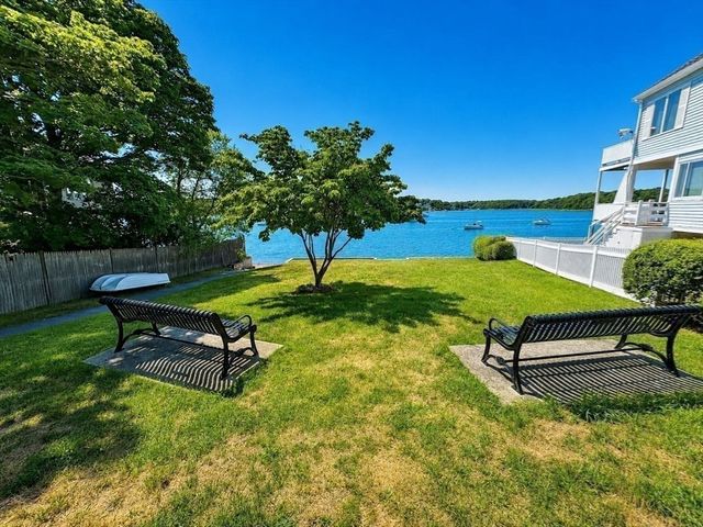 36 Hampton Circle, Hull, MA 02045
