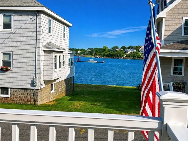 36 Hampton Circle, Hull, MA 02045