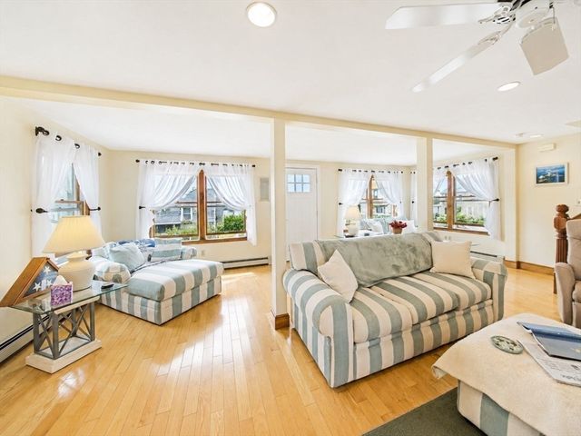 36 Hampton Circle, Hull, MA 02045