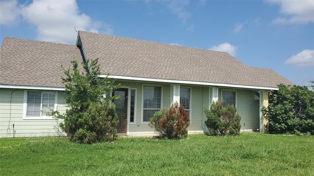 1656 County Road 697, Farmersville, TX 75442
