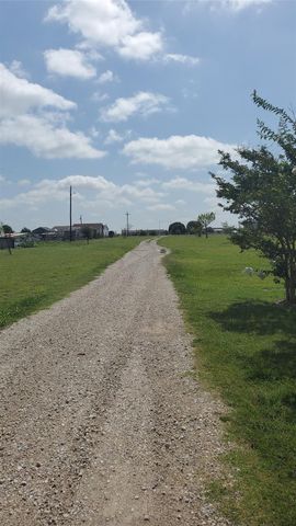 1656 County Road 697, Farmersville, TX 75442