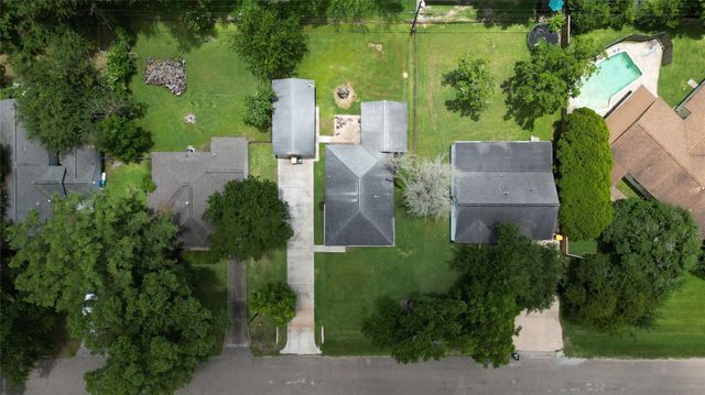 2109 Magnolia Drive, La Marque, TX 77568