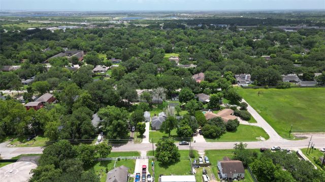 2109 Magnolia Drive, La Marque, TX 77568
