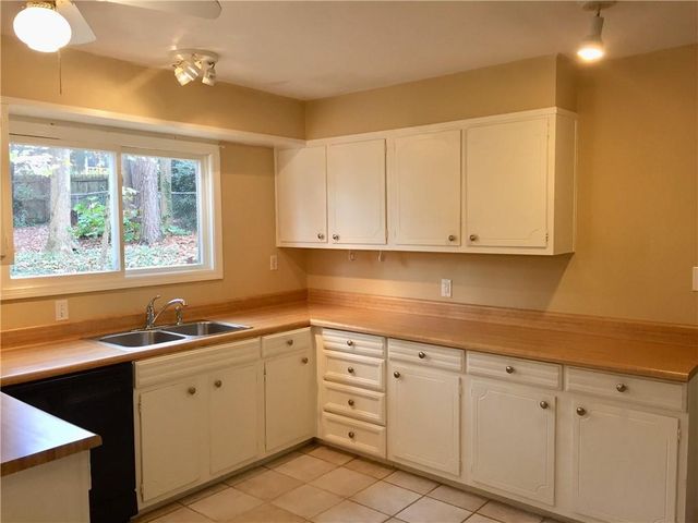 4625 Kings Down Road, Dunwoody, GA 30338