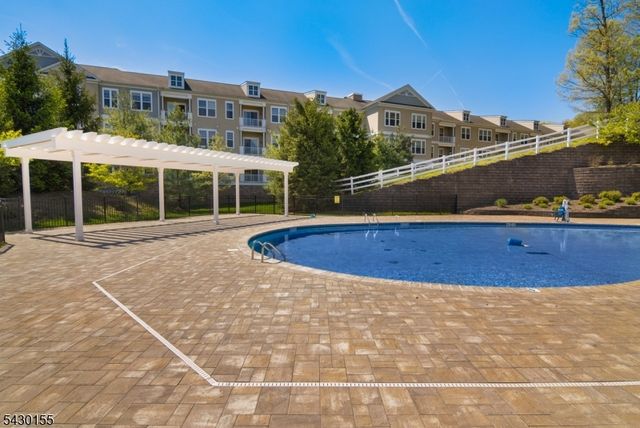 6102 Veterans Dr 102, Rockaway Twp., NJ 07885
