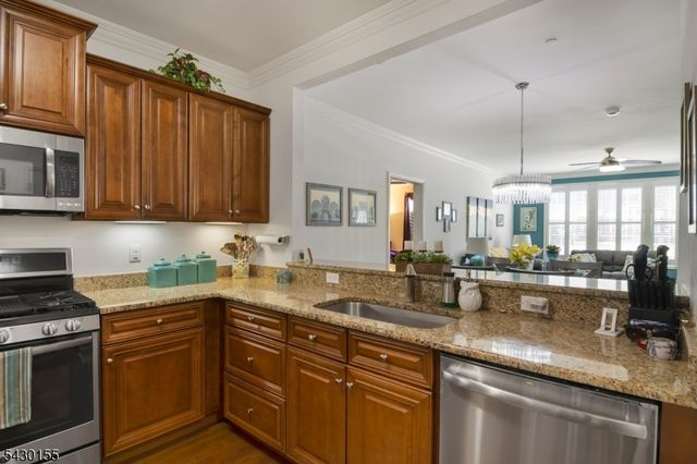 6102 Veterans Dr 102, Rockaway Twp., NJ 07885