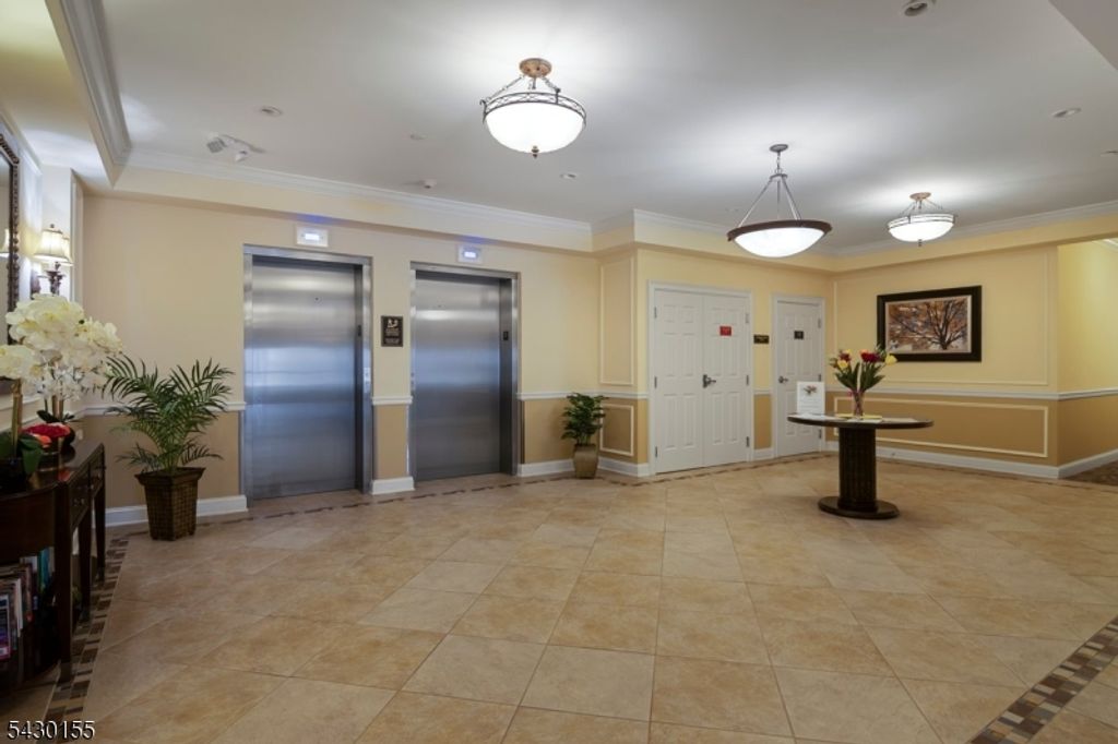 6102 Veterans Dr 102, Rockaway Twp., NJ 07885 — photo 4