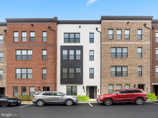 7465 BACKETT WOOD TER #1215, Mclean, VA 22102