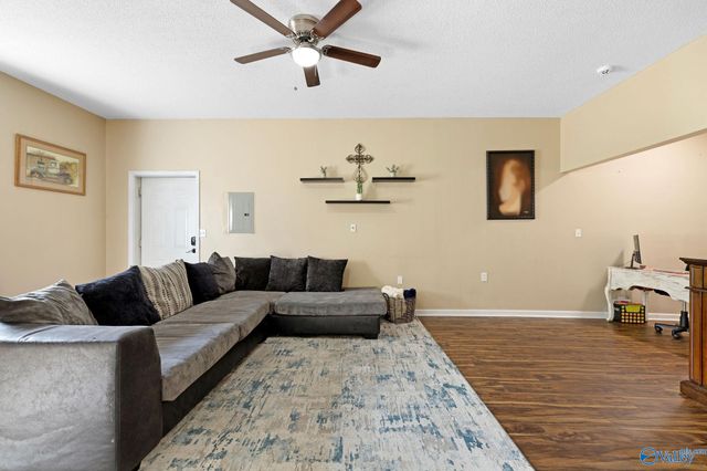 3816 Browns Valley Road, Guntersville, AL 35976