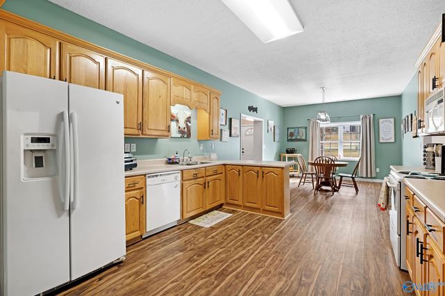 3816 Browns Valley Road, Guntersville, AL 35976