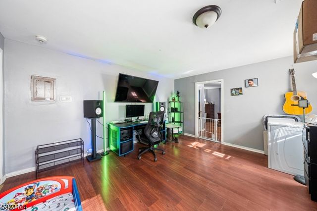 23 Martin Luther King Jr B, Newark City, NJ 07104