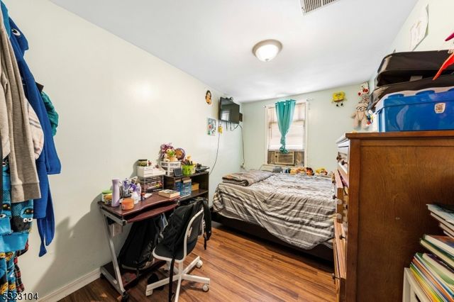 23 Martin Luther King Jr B, Newark City, NJ 07104